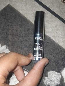 Hilary Rhoda Lipstick