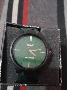 Green Analogue Watch For Men Super Classy Looks