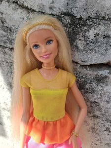 Barbie Doll ultimate curls