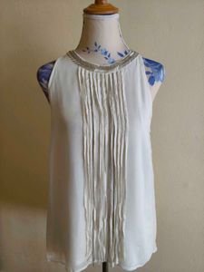 Chic Sleeveless Blouse