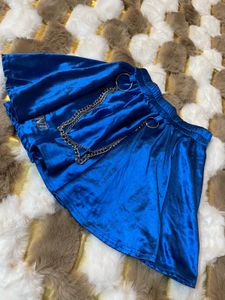 very cute side chain skirt