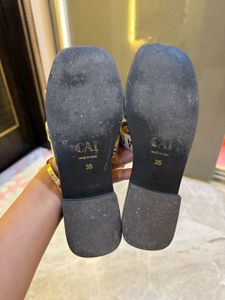 Cai Footwears