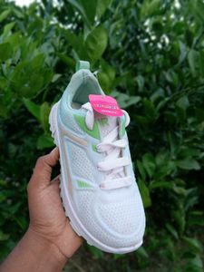 Xplore White &amp; Green Running Shoes