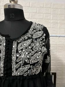 Short Chikankari Kurti