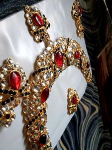 Kundun Jewelry Set