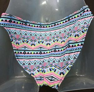 Patterned Bikini Bottom 💚