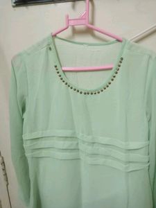 Light 💚 Green Top
