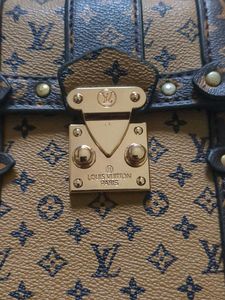 Louis Vuitton Mobile Sling