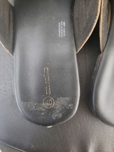 Zudio Sandals