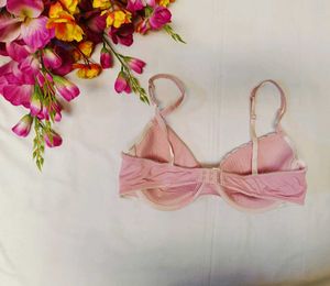 🇳🇿💫💗 Pink Lace Trim Bra