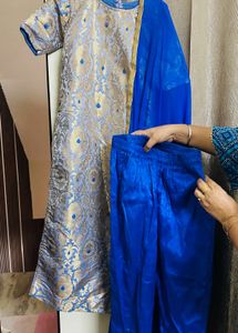 Elegant Blue &amp; Gold Pant Kameez