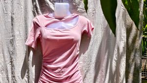 9.27.4 SEXY RUCHED BODYCON