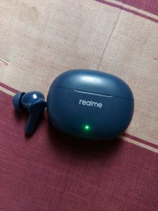 Realme t110 Earbud With Case
