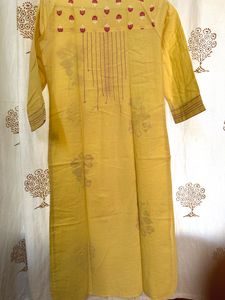Yellow Kurti with Red Kadhai Work &amp; painted Motif