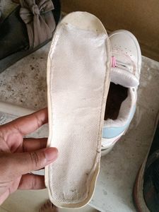 Shoe
