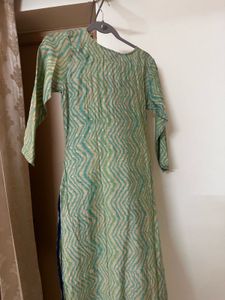 Elegant Green Embroidered Kurta