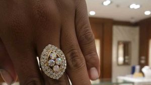 Elegant Gemstone Ring