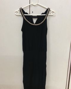 Elegant Black Bodycon Dress with Statement Straps