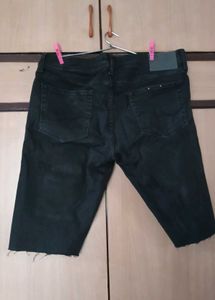 Black Denim shorts🎱