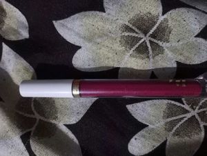 MyGlamm Berry Kiss Lipstick