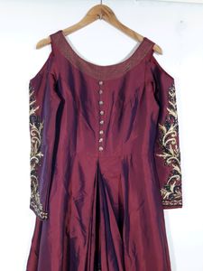 Violet Embroidered Ethnic Gown(women&#39;s)