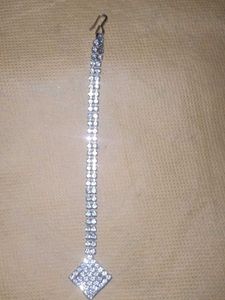 Sparkling Silver Maang Tikka