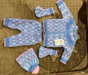 New Born Woolen Set