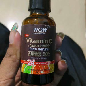 Wow niacinamide Serum (Free Ponds Creamy)