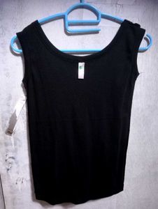 Black Sleeveless Tank Top