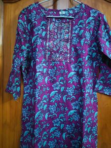 Beautiful Printed Sat -Sat Cotton Kurti