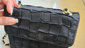 Elegant Black Chain Shoulder Bag