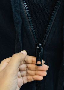 🇮🇹 Burberry Imported Zip-Up Hoodie