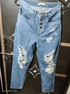 Ripped High-Waist Button Jeans