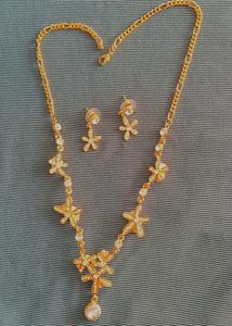 Glossy Necklace Set