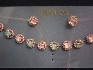 Free Nail Enamel With Rose Gold Jewellery Set