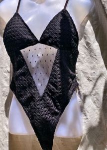 23.13.4 SEXY BLACK BODYSUIT