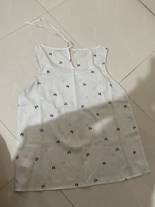 Sleveeles Fancy Top For Daily Wear