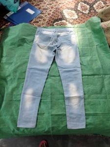 2 Denim Jeans, 5 Dupatta, 1 Top Only 200rs