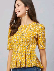 💥SALE! Yellow Floral Peplum Top