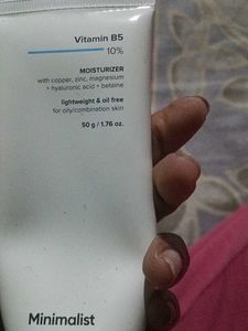 face moisturiser minimalist