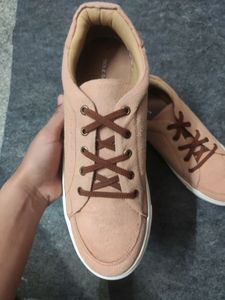 Sneaker