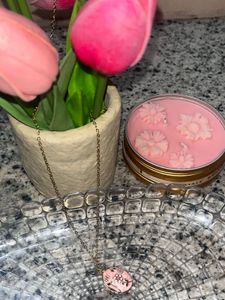 Vintage Floral Locket Necklace Open - Photo pendan