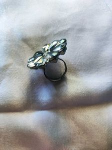 Sparkling Flower Ring