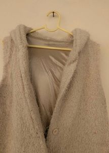 Hooded Sleeveless Coat