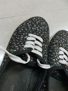 Black Casual Shoes With Floral Design Size - 3.5UK EU36