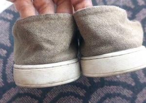Casual Shoes In Khaki Green Color