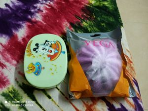 New Vega Bath Sponge With 1 Cartoon Soap Case