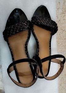 Black Mini Heels , Comfortable, Looking 🤩