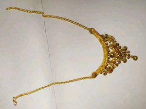 Elegant Gold-Toned Maang Tikka Necklace