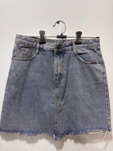 Classic Light Wash High-Waisted Denim Skirt